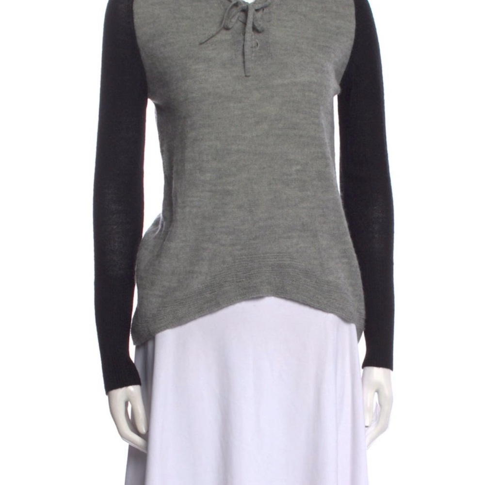 Chic Gray and Black Sweater Top
